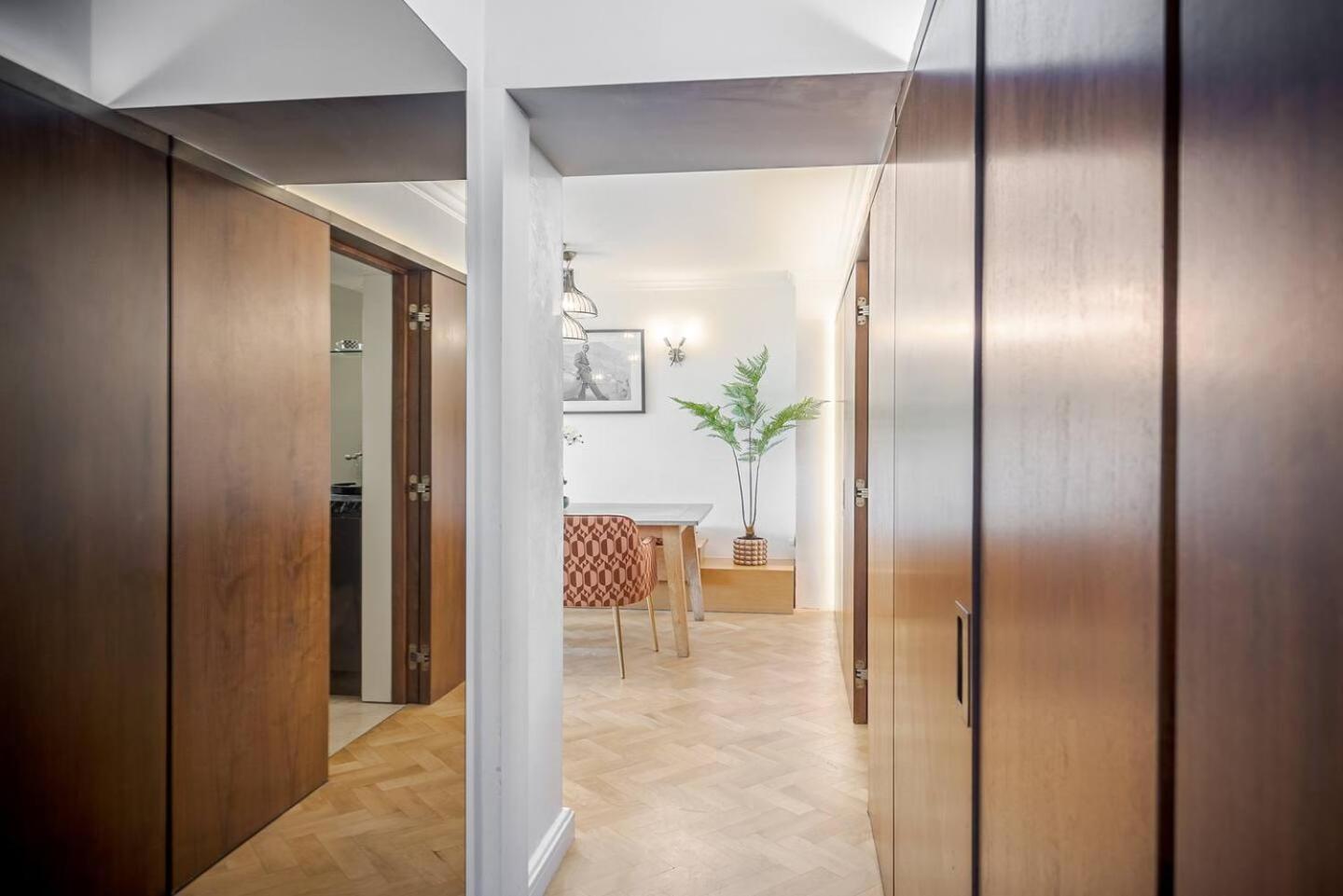 Modern Knightsbridge Apartment With Balcony Overlooking Harrods Prime Location Londres Exterior foto