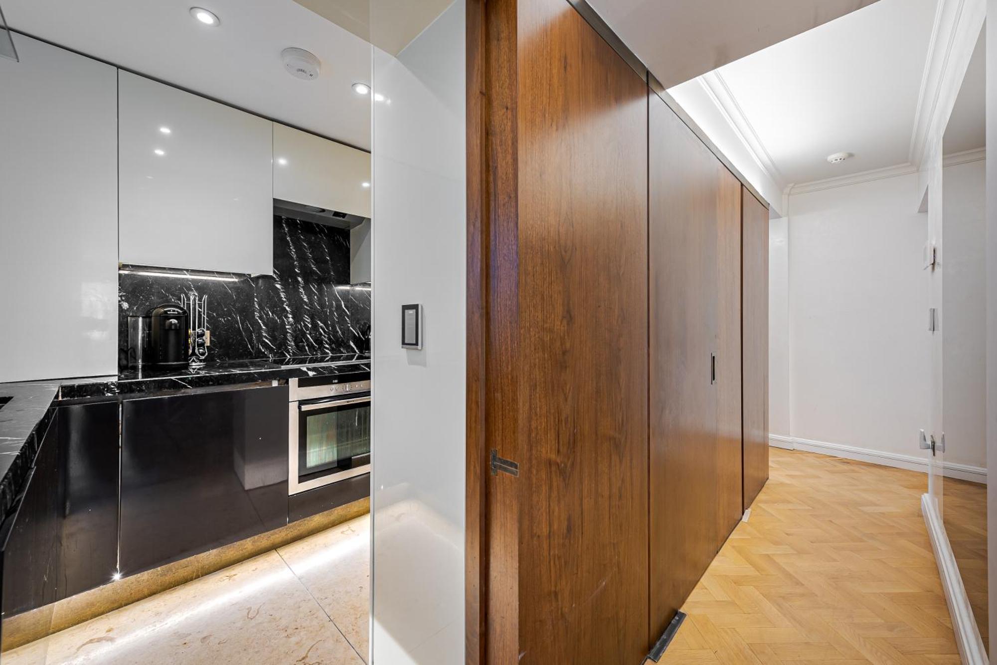 Modern Knightsbridge Apartment With Balcony Overlooking Harrods Prime Location Londres Exterior foto