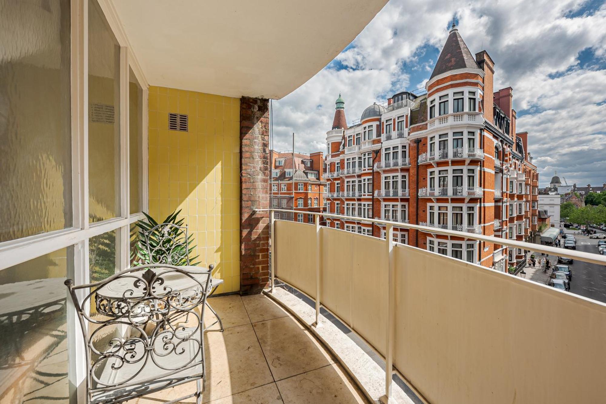 Modern Knightsbridge Apartment With Balcony Overlooking Harrods Prime Location Londres Exterior foto