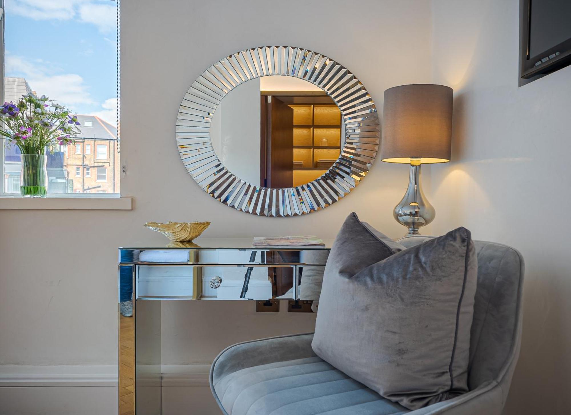 Modern Knightsbridge Apartment With Balcony Overlooking Harrods Prime Location Londres Exterior foto