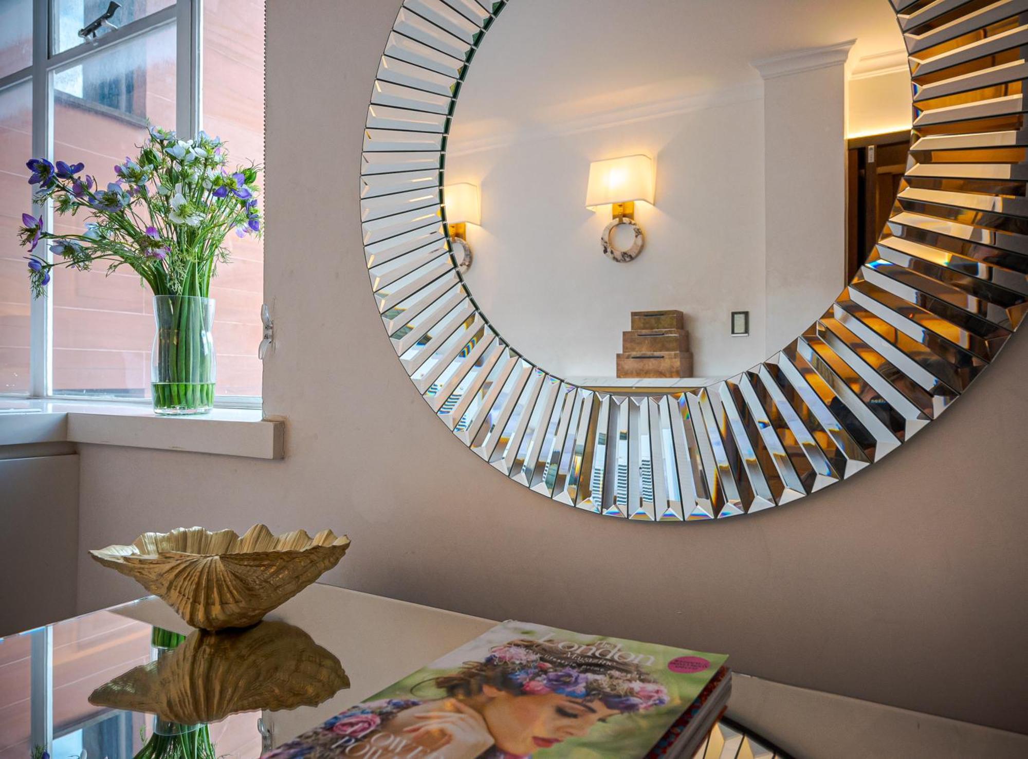 Modern Knightsbridge Apartment With Balcony Overlooking Harrods Prime Location Londres Exterior foto