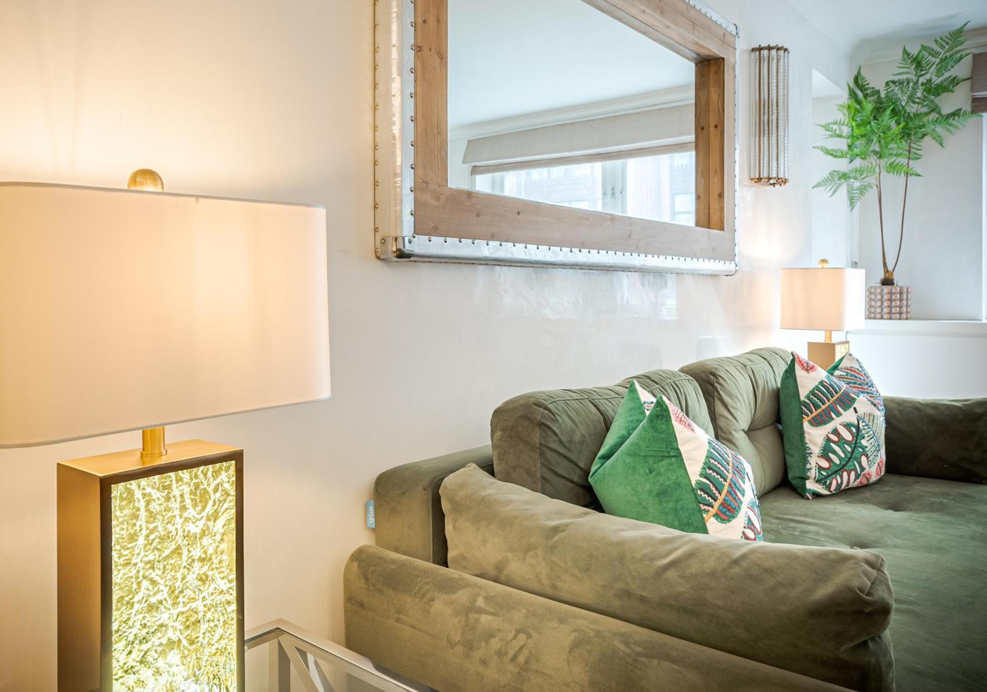 Modern Knightsbridge Apartment With Balcony Overlooking Harrods Prime Location Londres Exterior foto